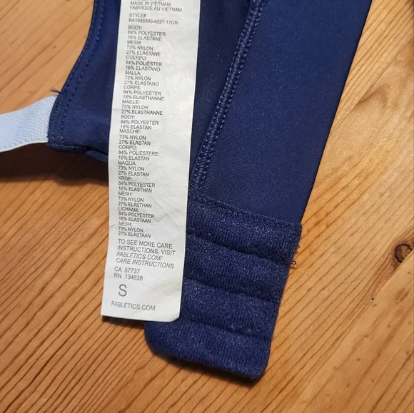 Fabletics workout set - Picture 8 of 8